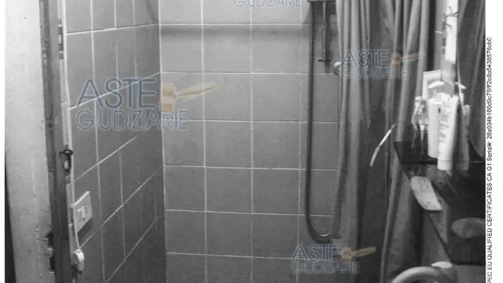 Apartment with Garden in Serra San Quirico