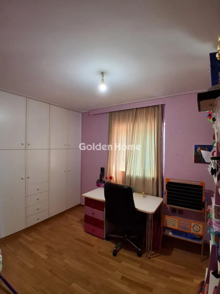 Bureau - Apartment with Balconies in Markopoulo Centre
