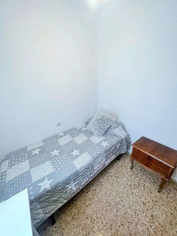 Magamistoad - Furnished Flat with Balcony in Tormos
