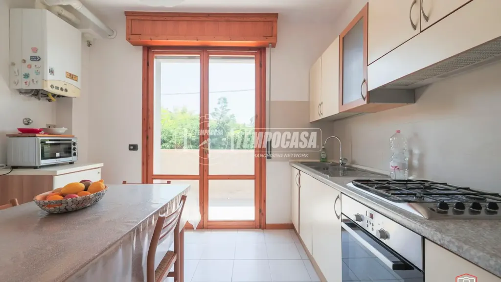 Köök - Spacious Triplex with Terrace in Coriano
