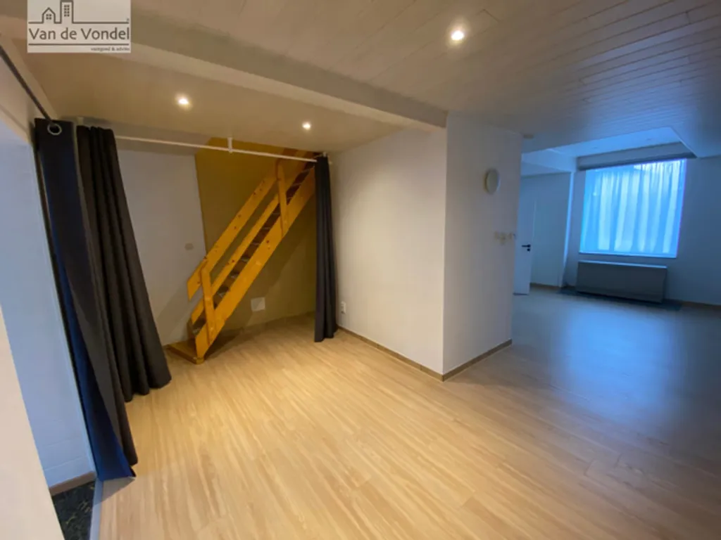 Stanze - Ready-to-Move-in House with Terrace in Erembodegem