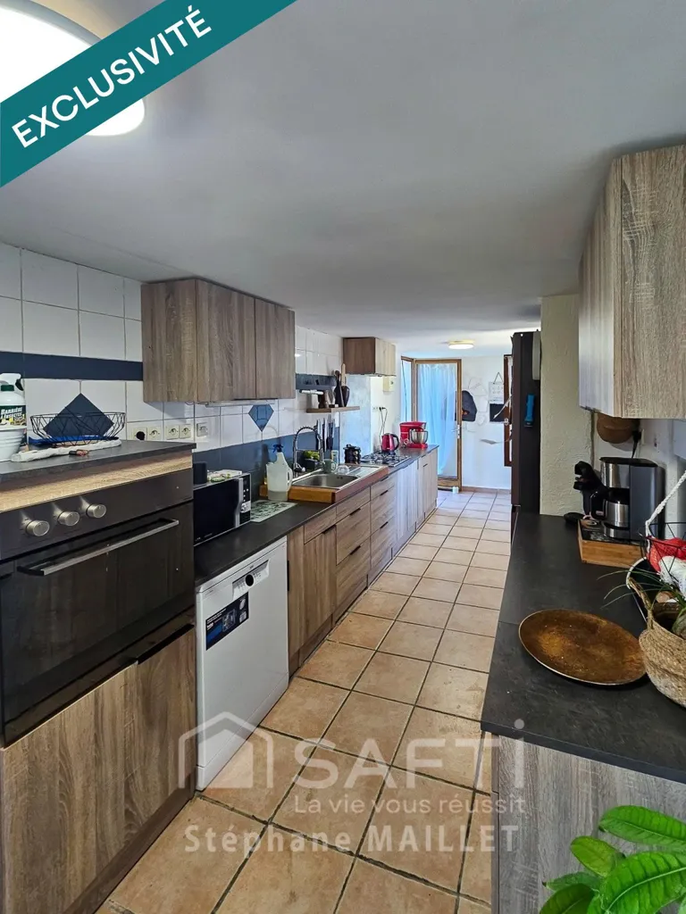 Köök - Character House with Gite Potential in Le Frêche
