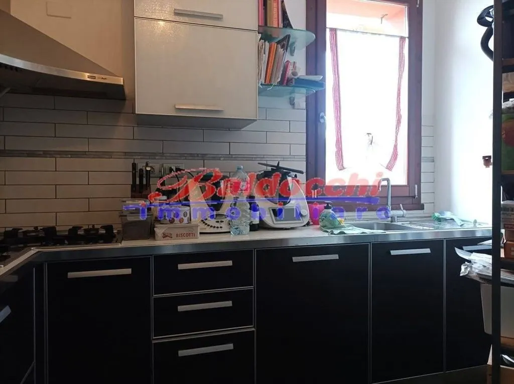 Cucina - Duplex con terrazzo in zona residenziale a Fano