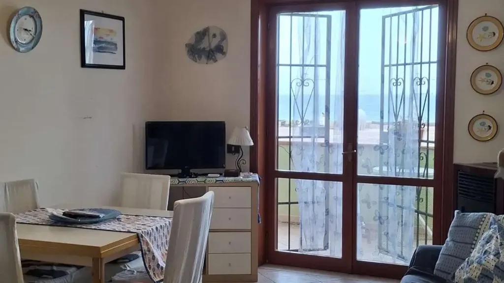 Salle à manger - Apartment with Sea View in Messina