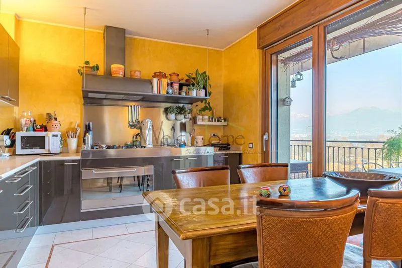 Söögituba - Contemporary Villa with Lake View in Alserio