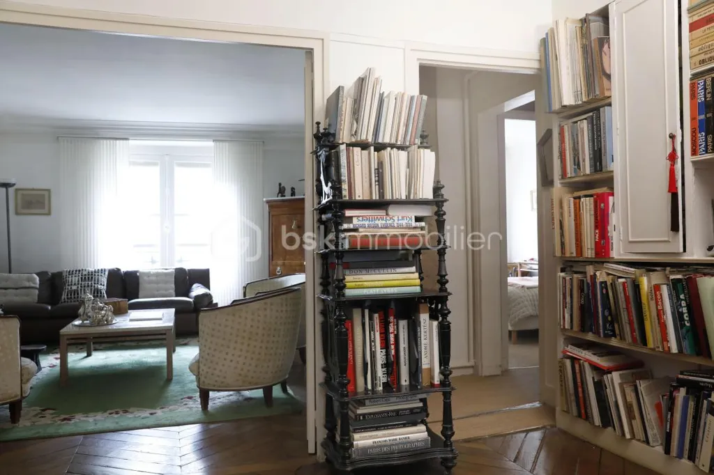 Séjour - Appartement Luxe avec Triple Exposition à Paris