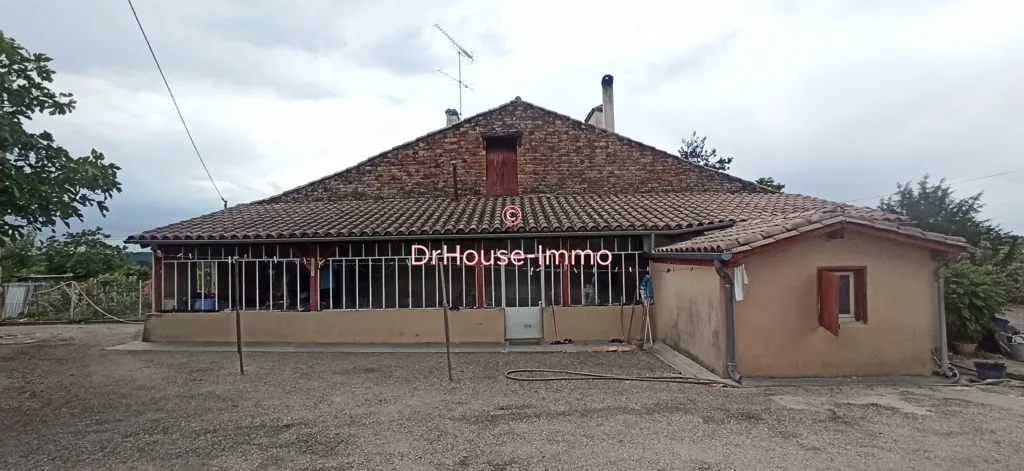 Extérieur - Maison en Pierres de Plain-Pied avec Terrain à Seyches