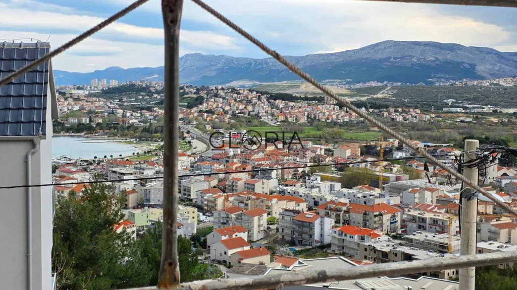 Balcone - 2-Bedroom Apartment with Panoramic View in Podstrana