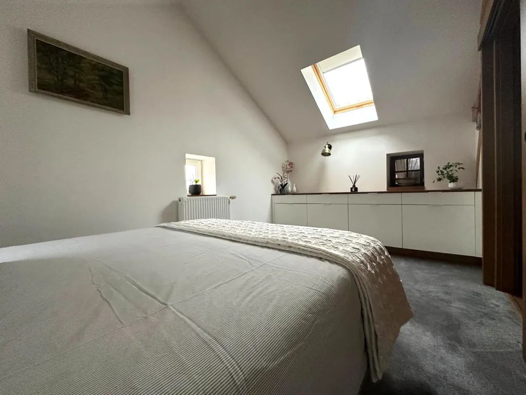 Chambres - Maison Authentique avec Grand Terrain à Beauregard-Vendon