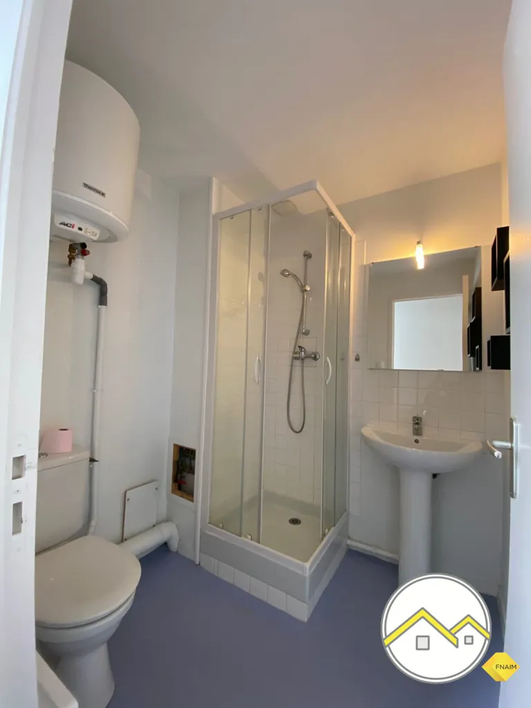 Salles de bain - Studio Meublé à Châteaubriant