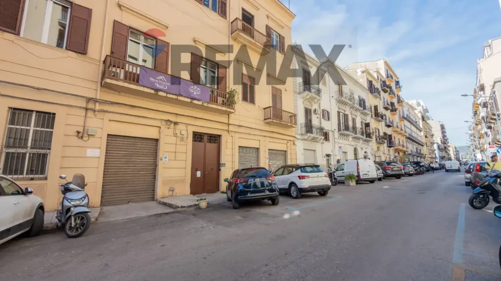 Välivaade - Two-Level Apartment with Balcony in Palermo