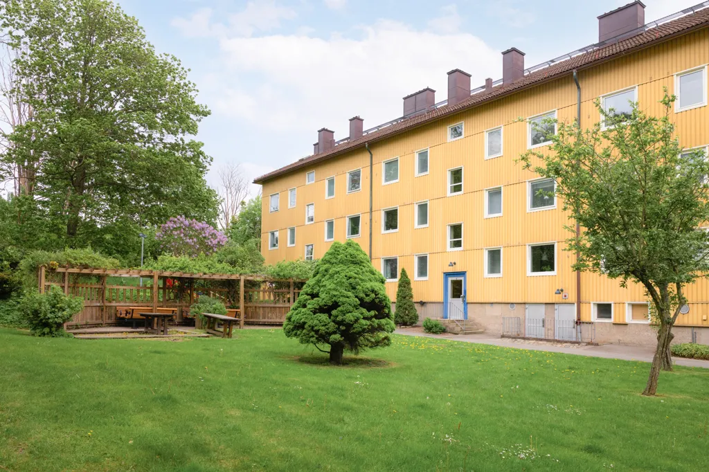 Jardin - Restored Apartment with Balcony in Gamlestaden