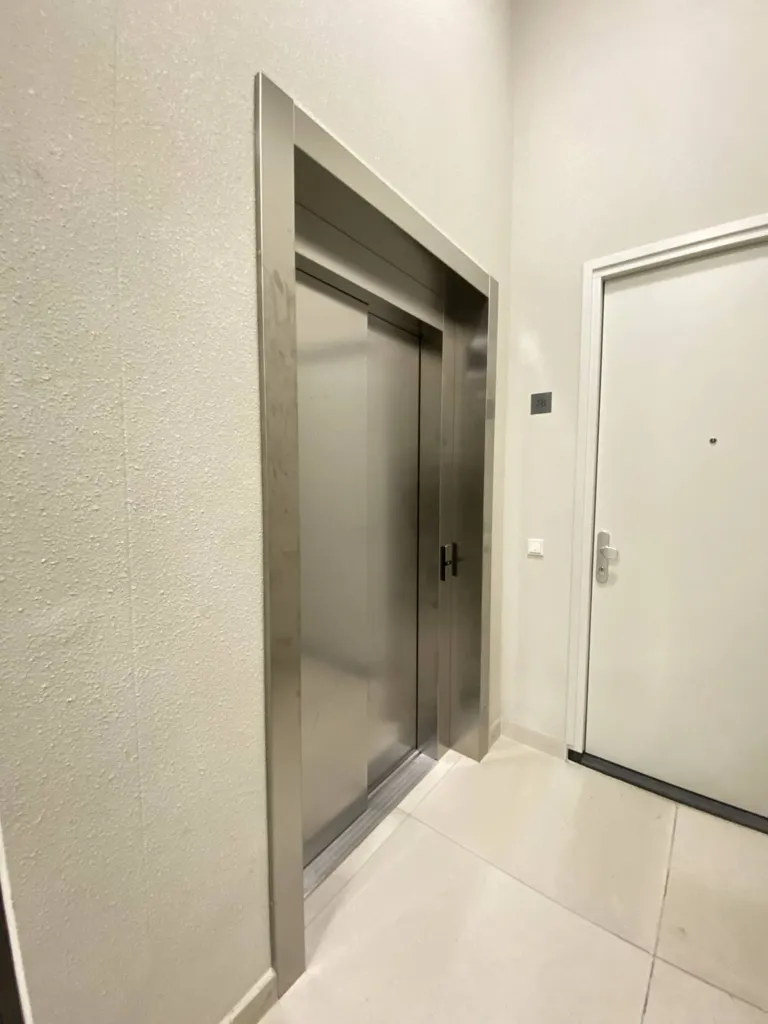 Esik - Apartment with Balcony in Utrecht