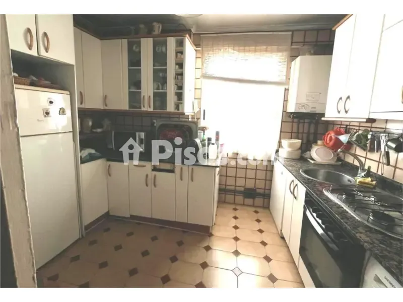 Cuisine - Bright Apartment with East-West Orientation in Santander