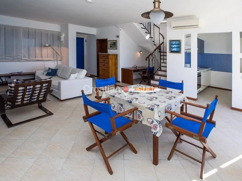Salle à manger - Beachfront House with Pools in Postira