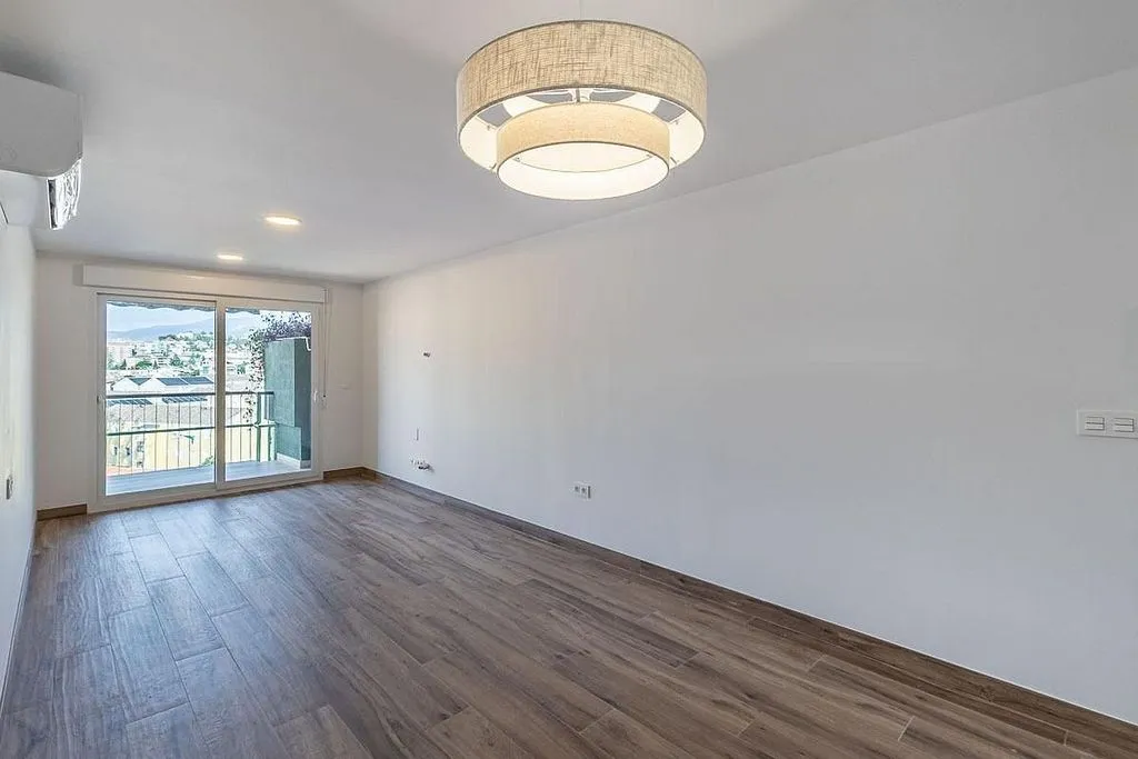 Toad - Modern Flat with Views in Zaidín, Granada