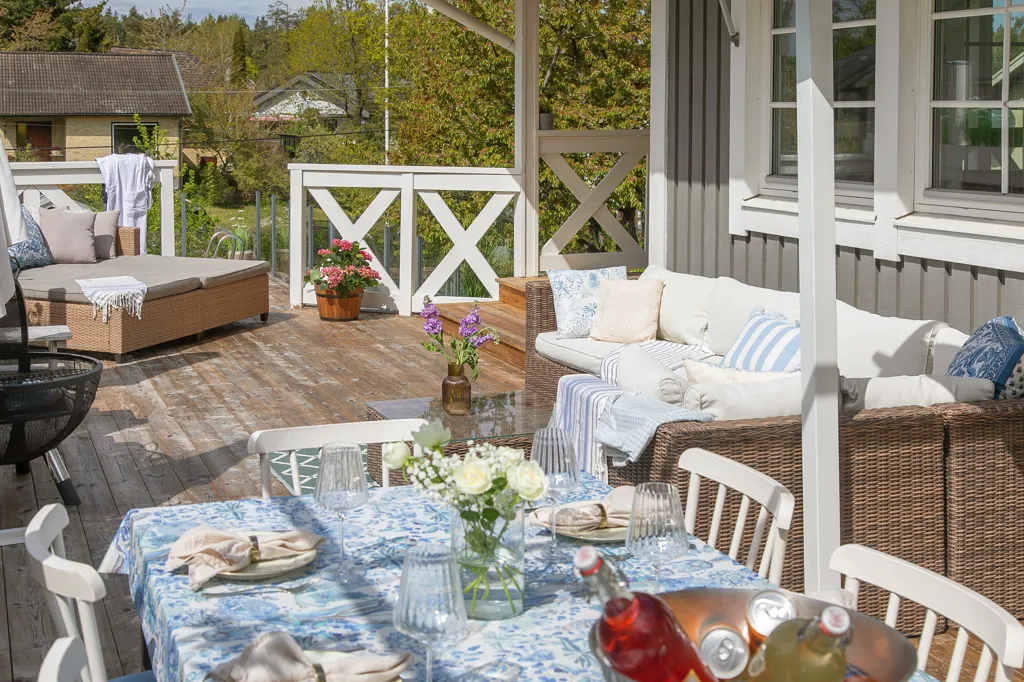 Terrasse - Modern Villa with Pool in Northern Lännersta