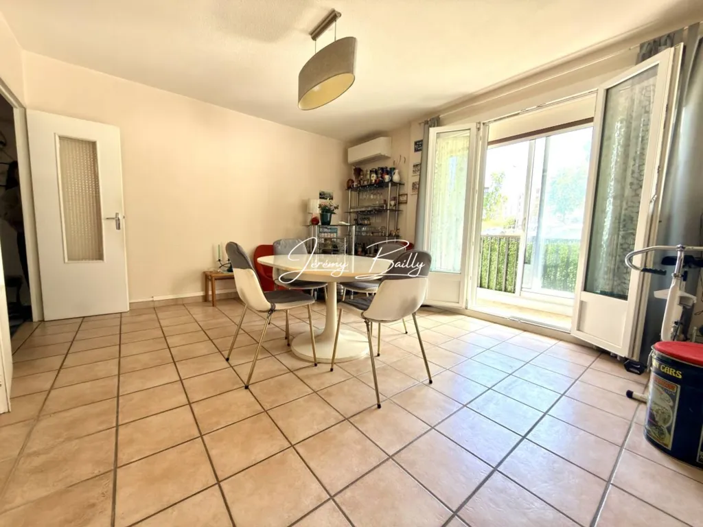 Salle à manger - Appartement Rénové avec Loggia à Perpignan