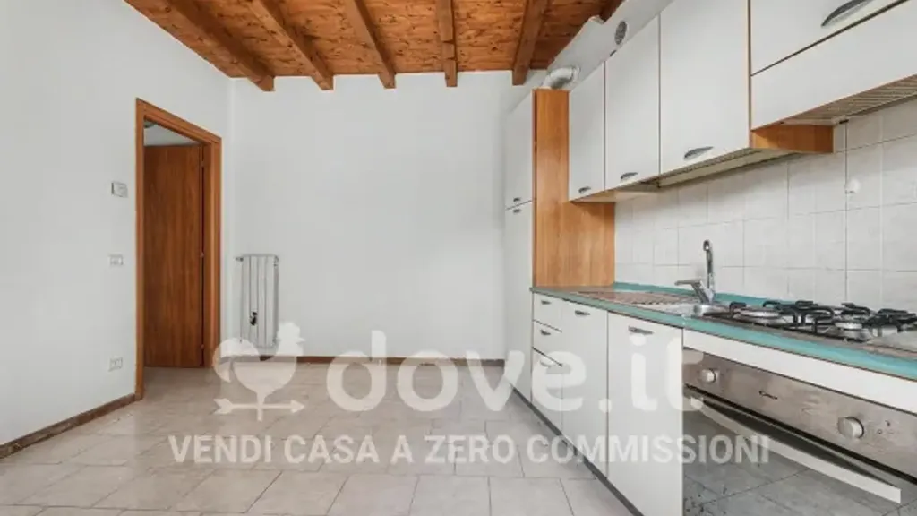 Kitchen - Twin-Unit with Private Garden in Pontida