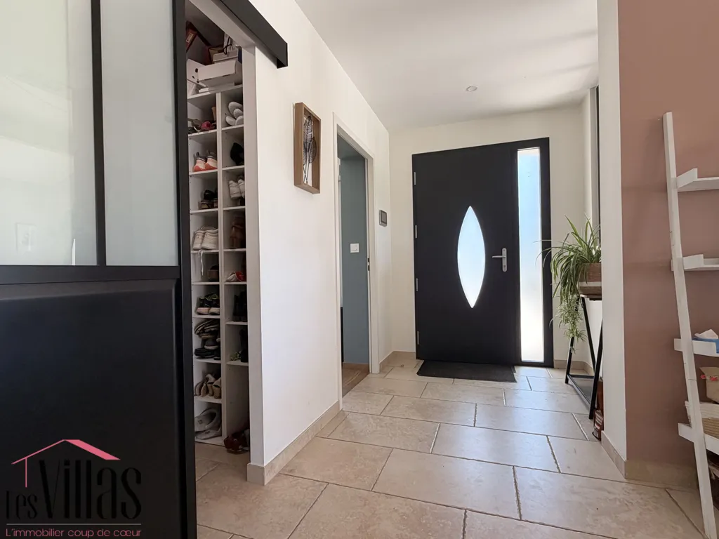 Esik - Contemporary Villa with Pool near Narbonne