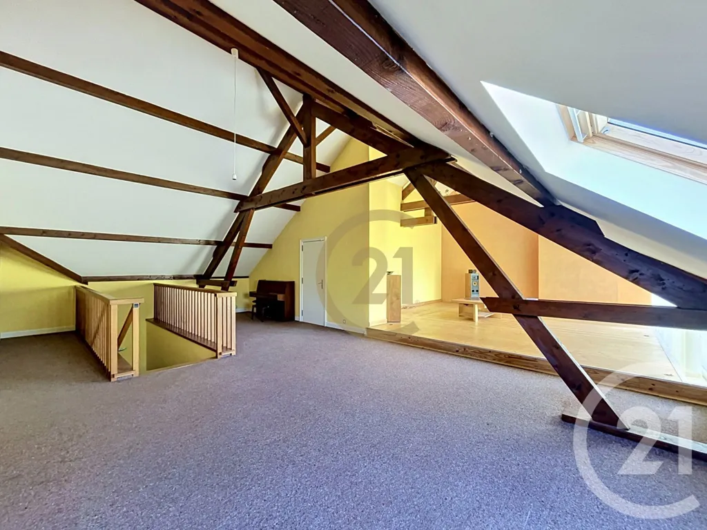 Rooms - Spacious House with Garden near Offemont