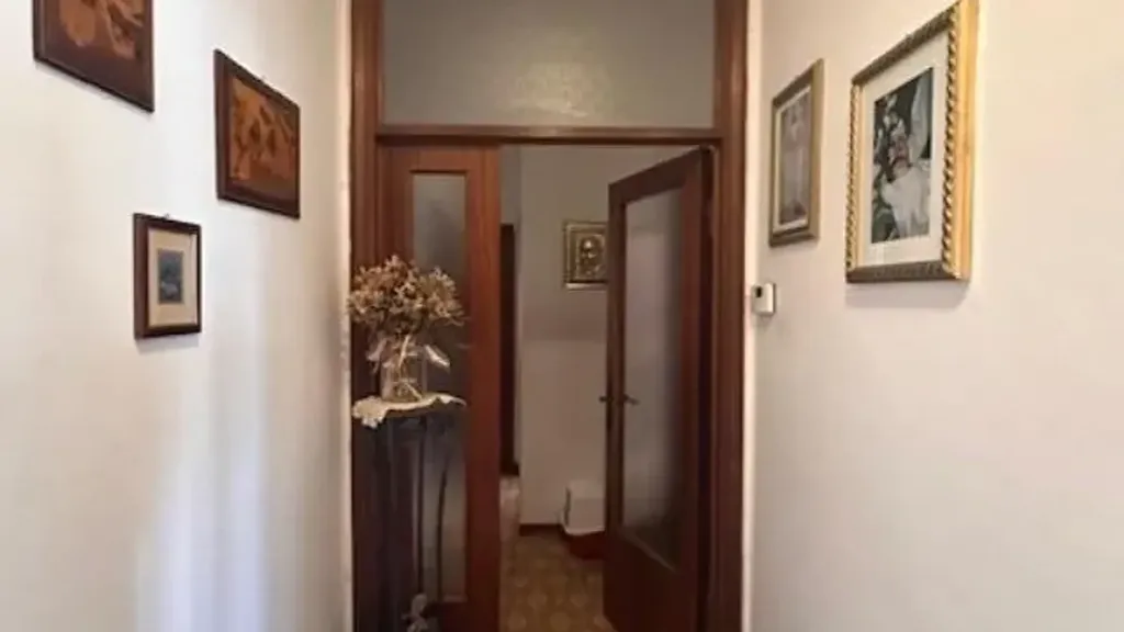 hallway_entrance