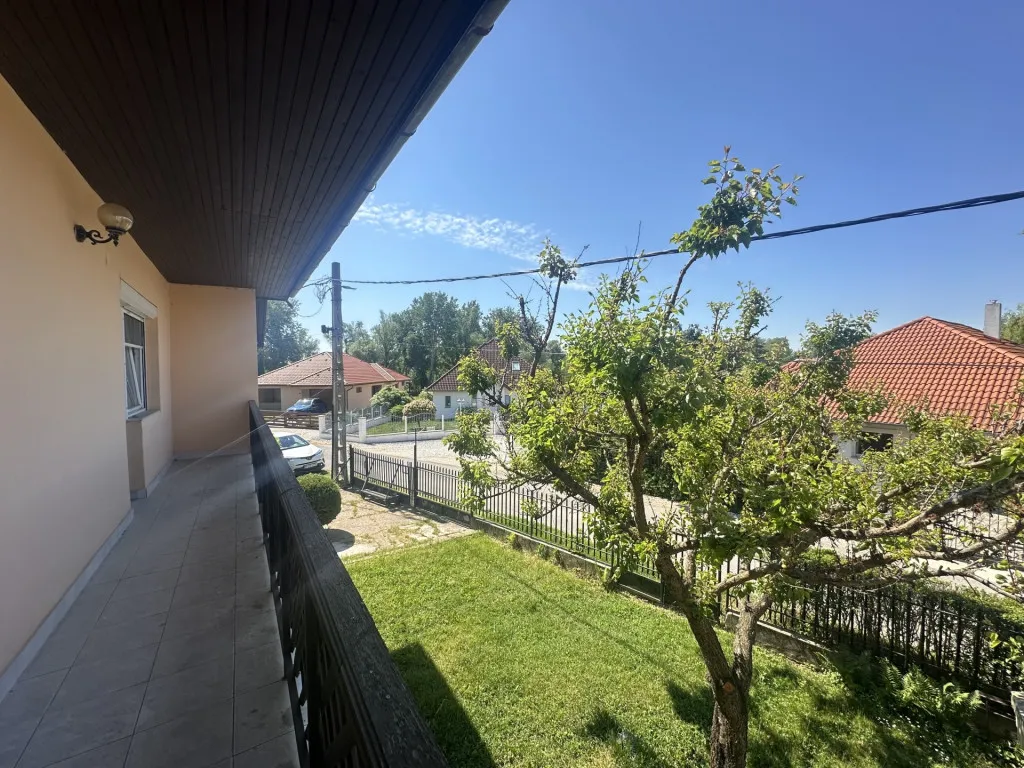 Balcone - Multi-Generational House with Garden near Balaton, Gyenesdiás
