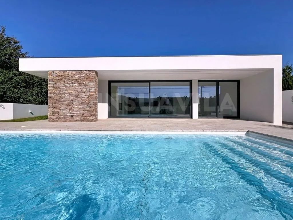 Bassein - Modern Villa with Pool in Vila Nova de Cerveira