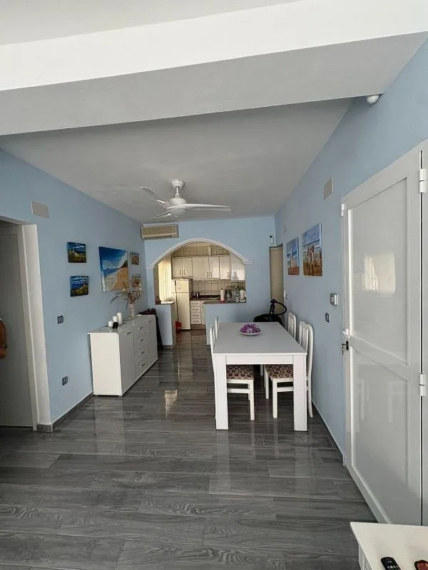 Söögituba - Reformed Apartment with Terrace in Santa Rosa