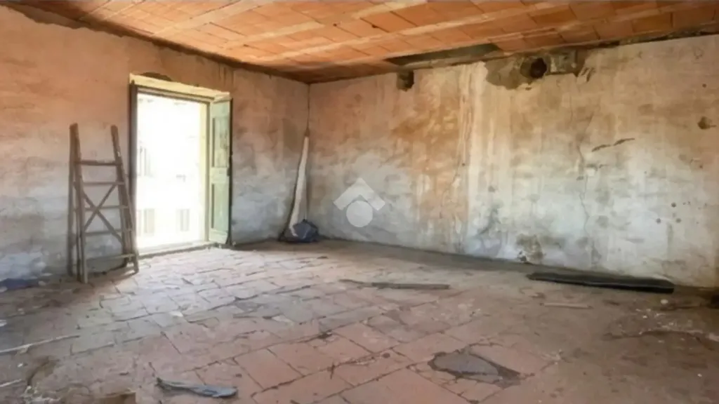 Pièces - Terraced Rustic House in Bisuschio