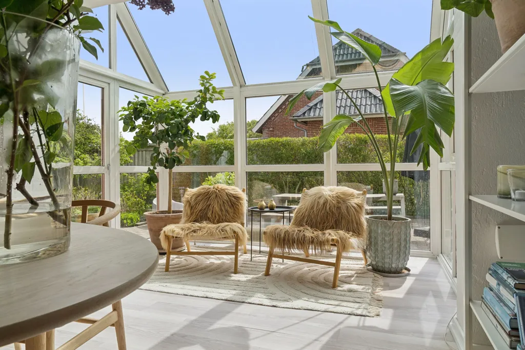 Terrass - 1913 Villa with Garden in Sunds