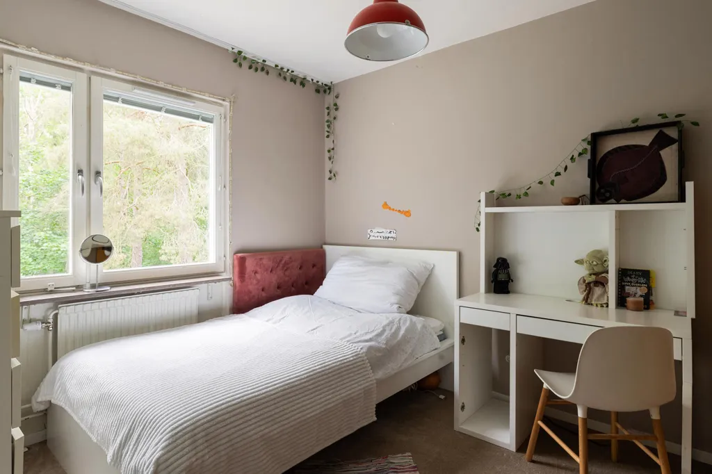 Chambres - Apartment with Balcony in Liseberg, Älvsjö