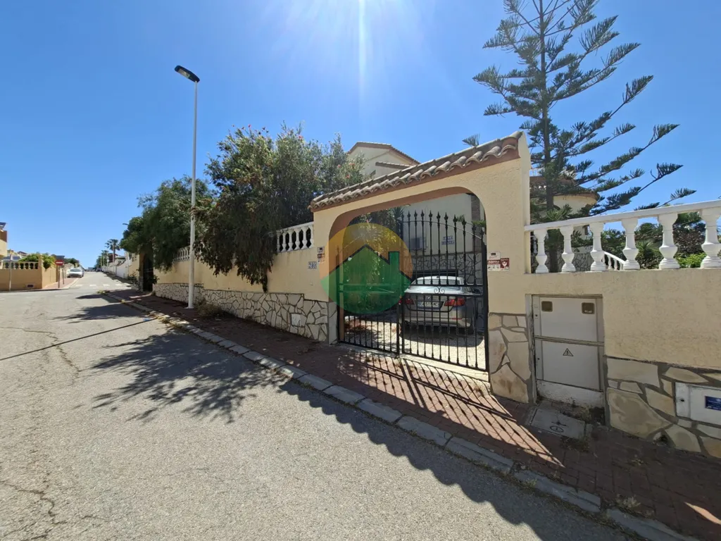 Välivaade - House with Pool and Golf Views in Camposol