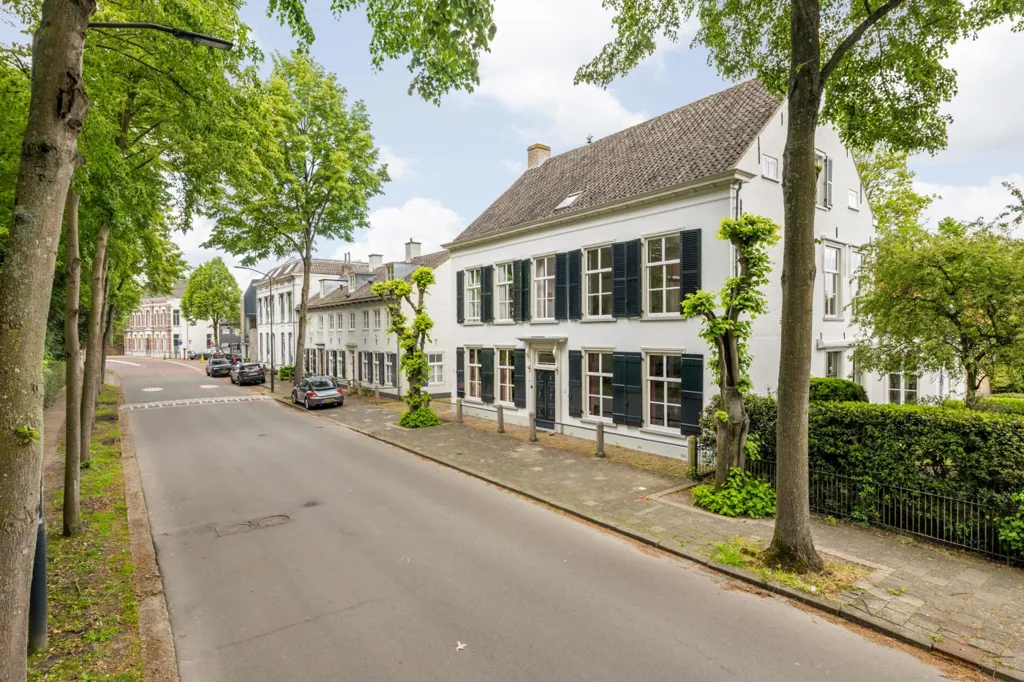 Exterior - Monumental Villa with Historical Charm in Breda