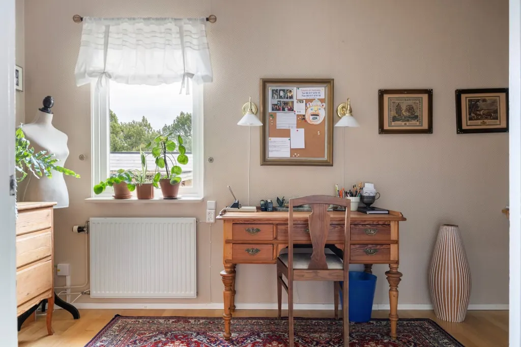 Bureau - 1-Storey Villa with Pool in Family-Friendly Area