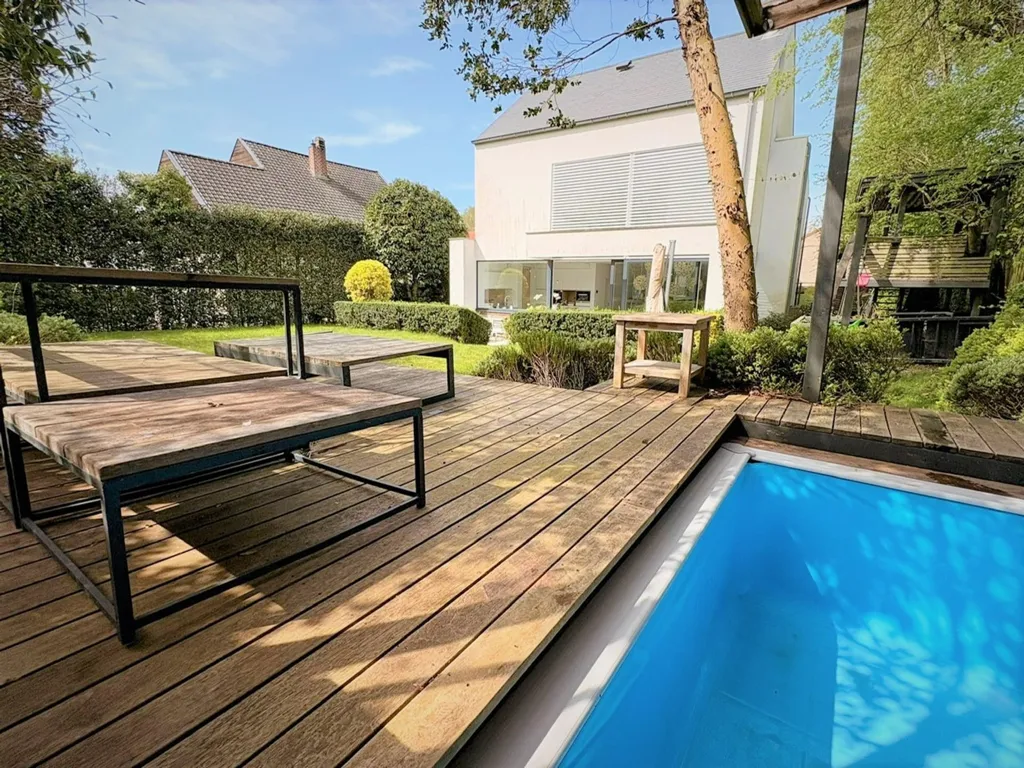 Piscine - Villa d'Architecte avec Jardin à Linkebeek