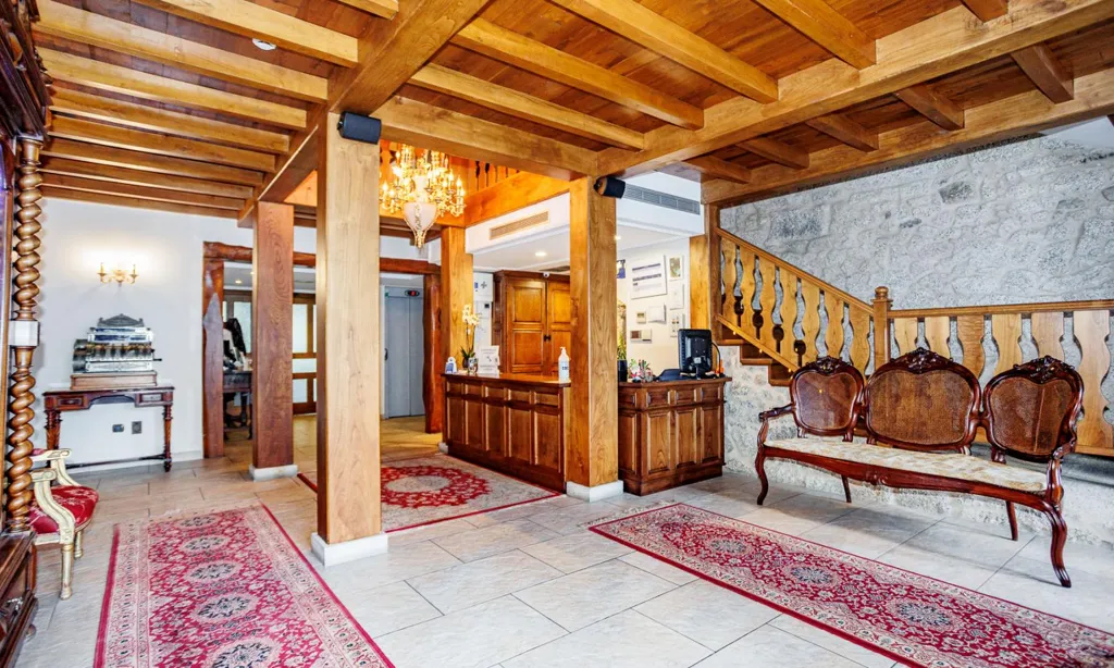 Hallway - Traditional Hotel with River View in Valadouro