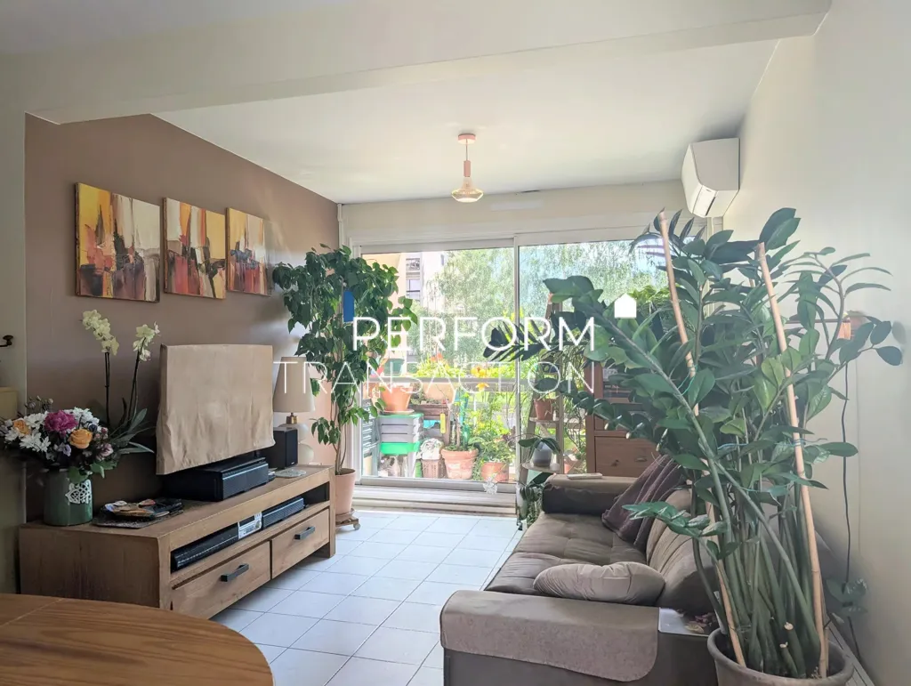 Séjour - Appartement avec Balcon et Climatisation à Les Buissières