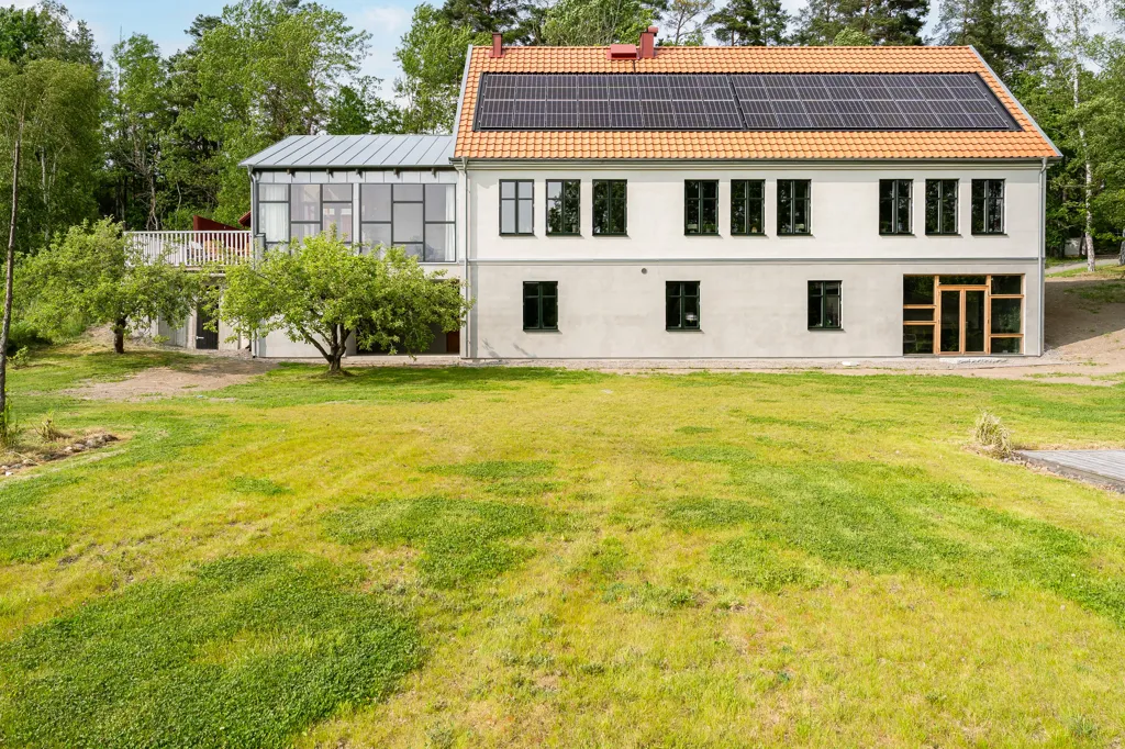 Välivaade - Modern Farmhouse with Pool near Norrköping