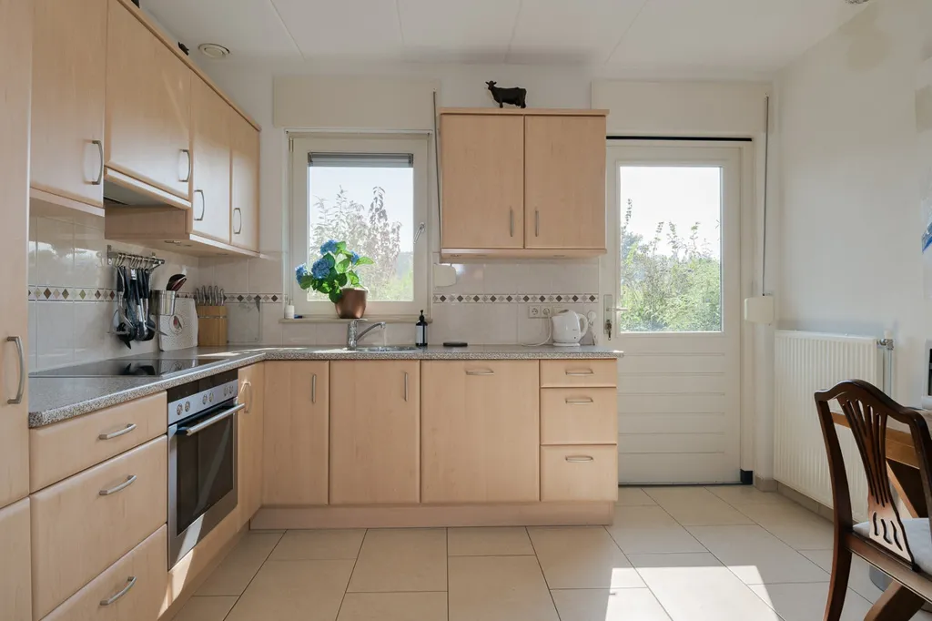 Cuisine - Villa with Garden and Pool in Westendorp