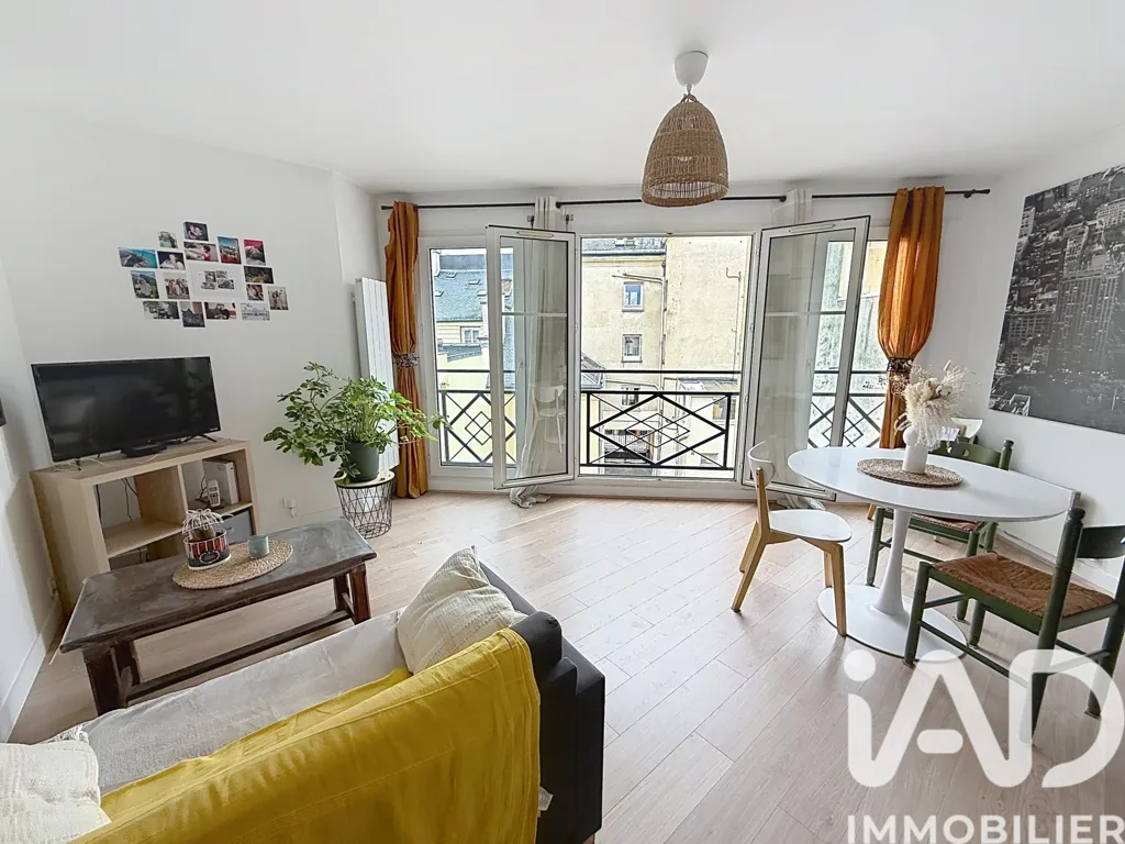 Living Room - Apartment with Parking in Versailles