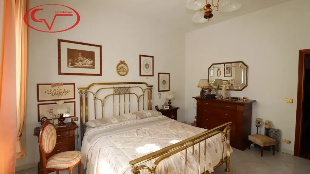 Chambres - Trifamiliare Villa with Garden in Montevarchi