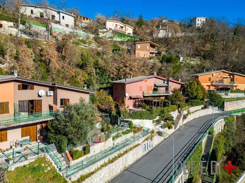 Vista aérea - Terraced Villa with Lake View in Rocca Sinibalda