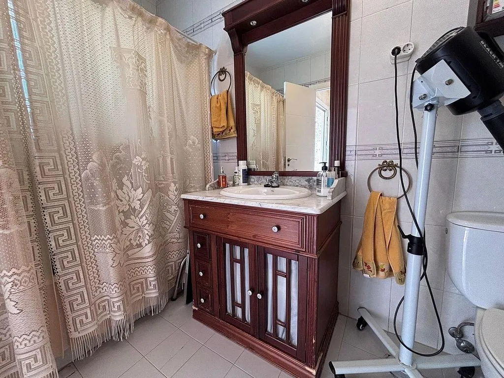 Bathrooms - Chalet with Pool and Terrace in El Boalo