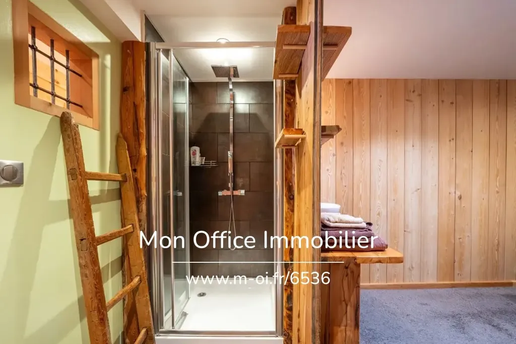 Salles de bain - Appartement Rénové avec Jardin à Saint-Véran