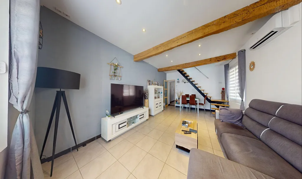 Elutuba - Spacious Townhouse with Garage in City Centre