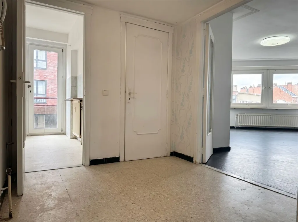 Esik - Apartment with Terrace in Molenbeek-Saint-Jean