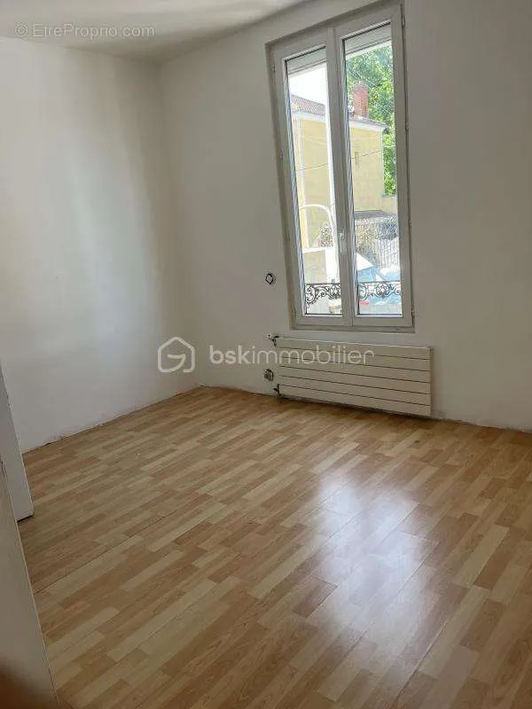 Pièces - Maison de Caractère avec Dépendance à Nanterre