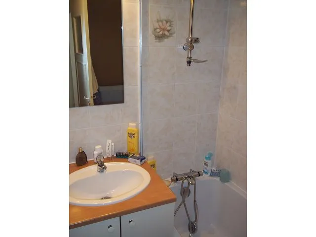 Salles de bain - Appartement F3 avec Balcon près de la Faculté de Médecine