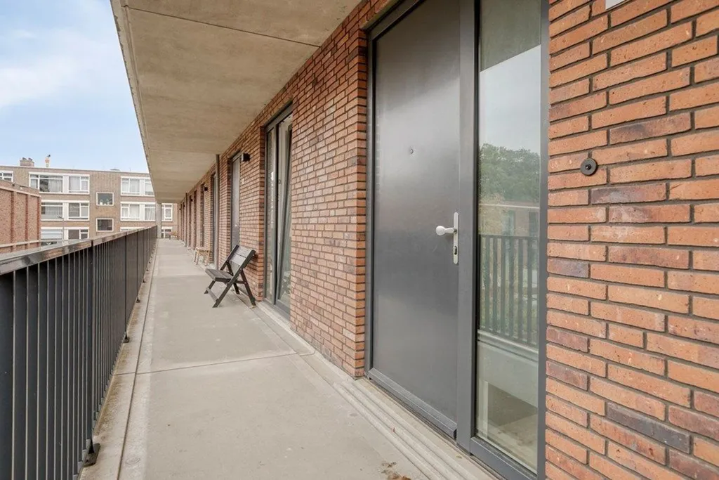 Rõdu - 1-Bedroom Apartment with Balcony in Rotterdam